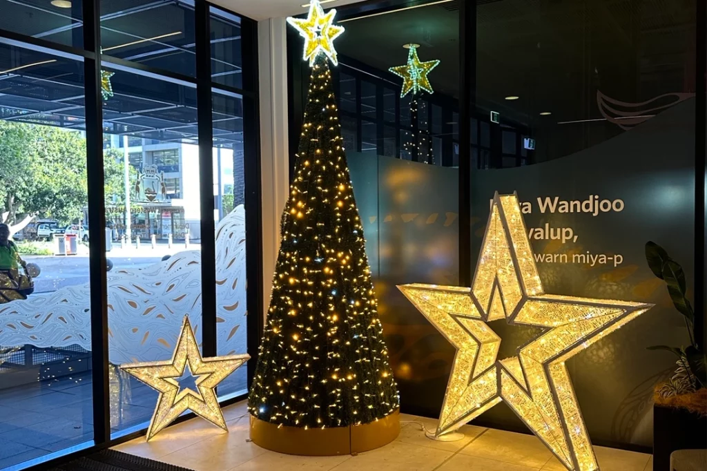 Affordable Outdoor Christmas Decoration Ideas to Brighten Every Home