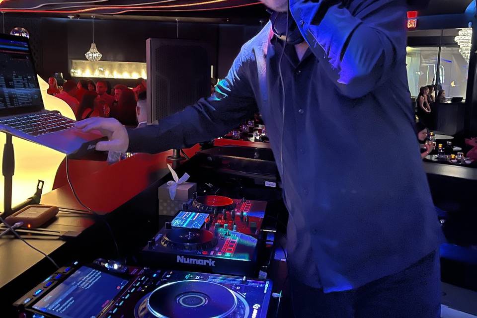 Why You Need Professional DJ Services for Your Vegas Event