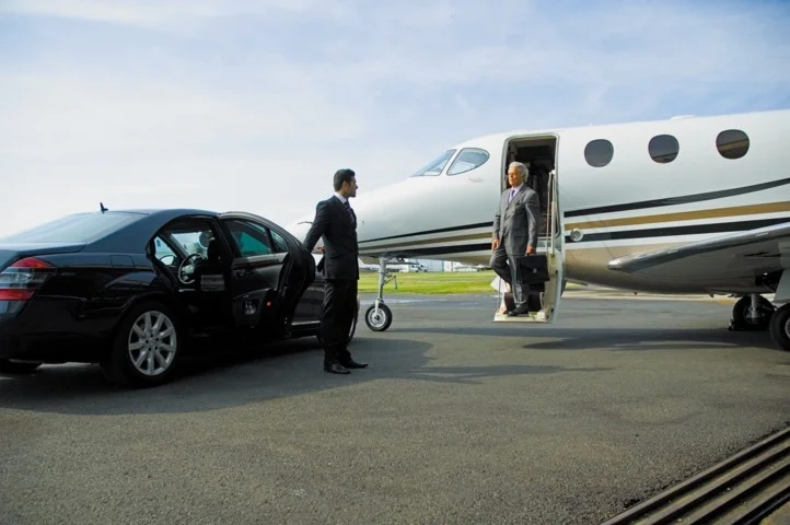 Top Benefits of Choosing Luxury Van Hire Melbourne for Special Occasions