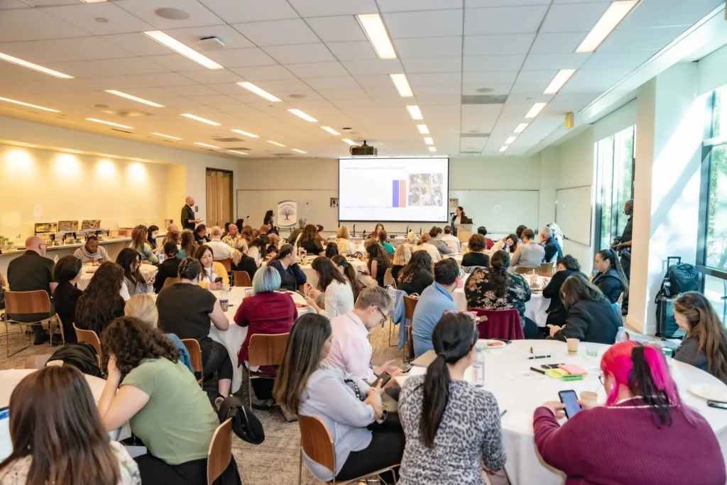 Building Long-Term Growth in Online Communities